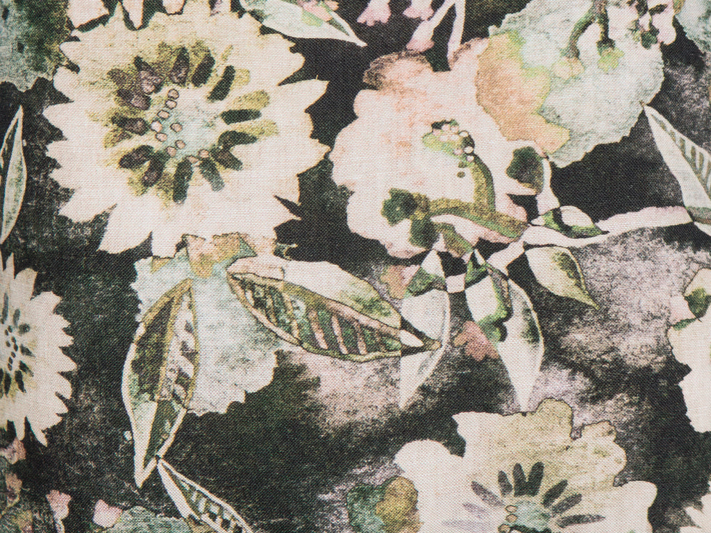 Flowers dark – 45x45 cm